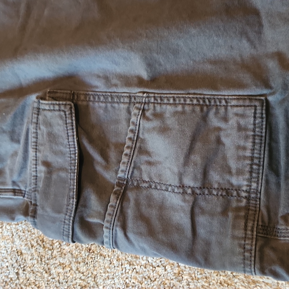 Carhart Cargo Shorts - Picture 5 of 10